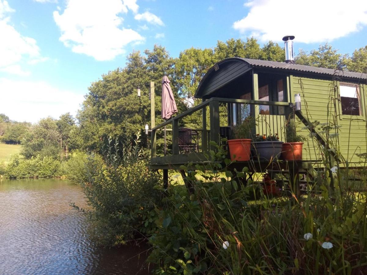 Charming Tranquil Shepherds Hut With Lakeside Balcony 'Roach' Uckfield Exteriér fotografie